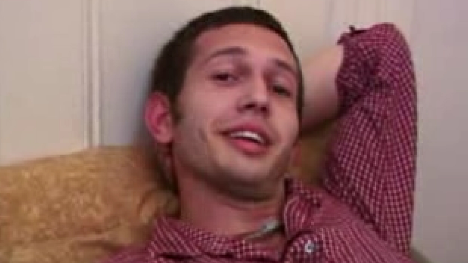 Che Jerking Off With Dildo